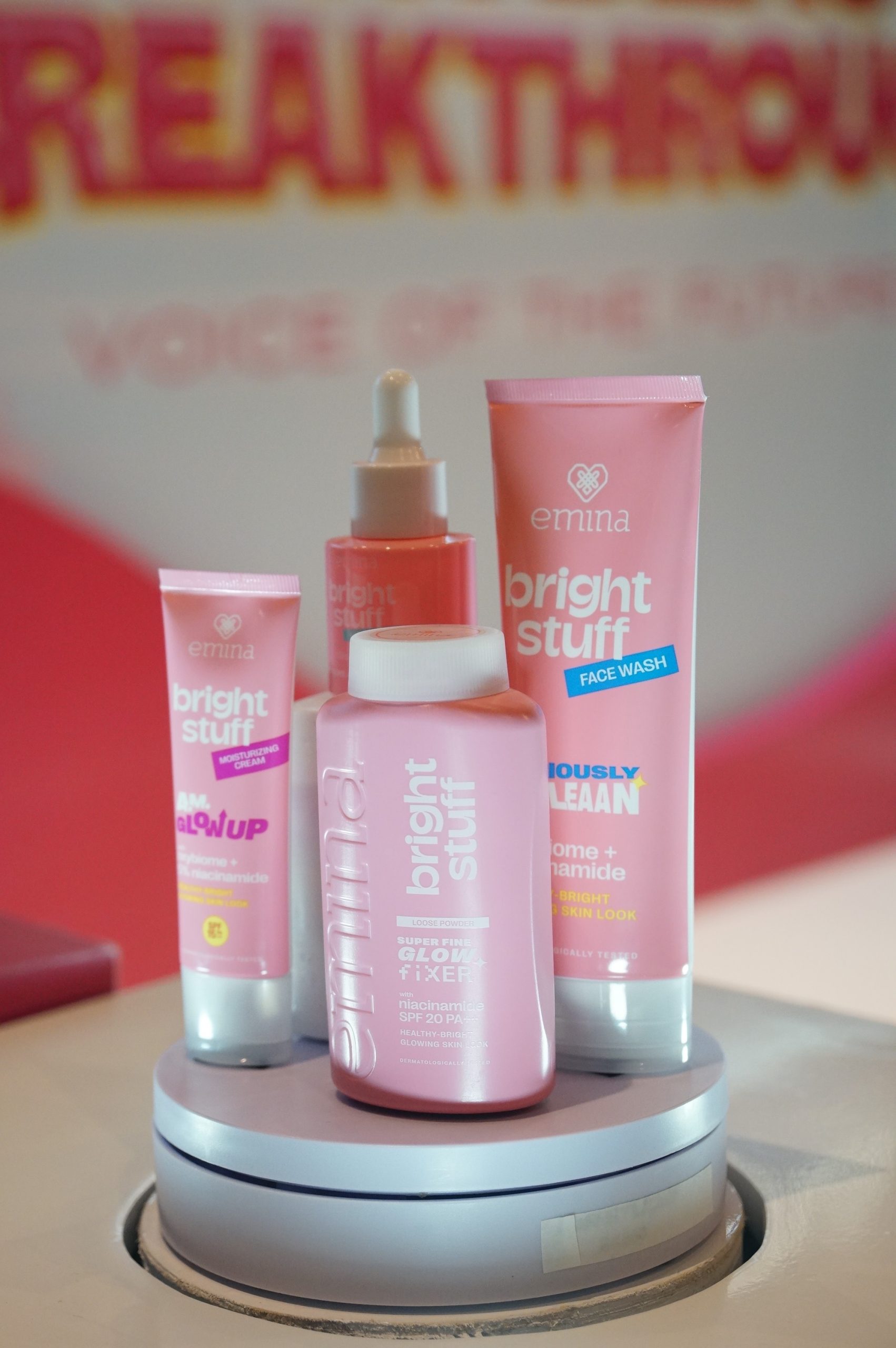 tampilan baru emina bright stuff