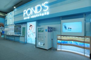 Pond's