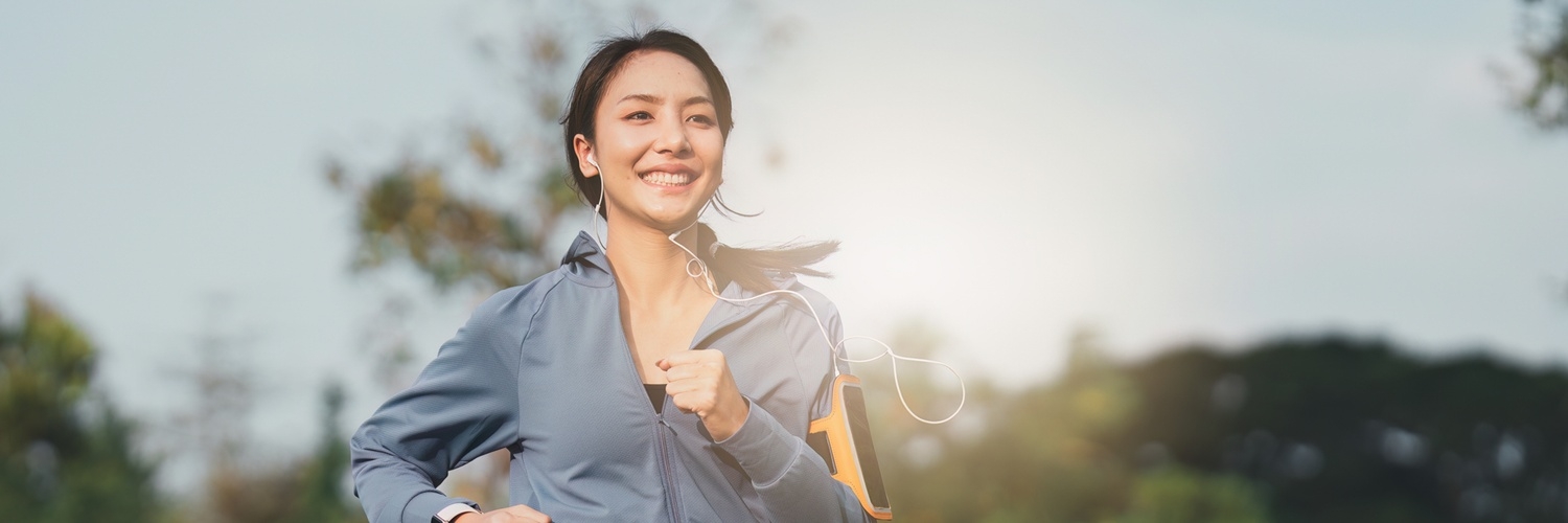 Rekomendasi Sunscreen Buat yang Hobi Olahraga. Nggak Perih di Mata!