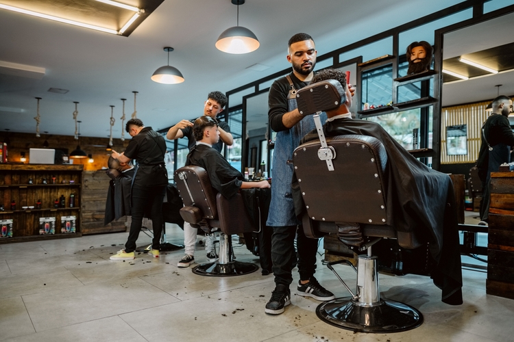 Ini 4 Barbershop Hits di Bandung yang Bisa Bikin Cowok Kamu Makin Ganteng!