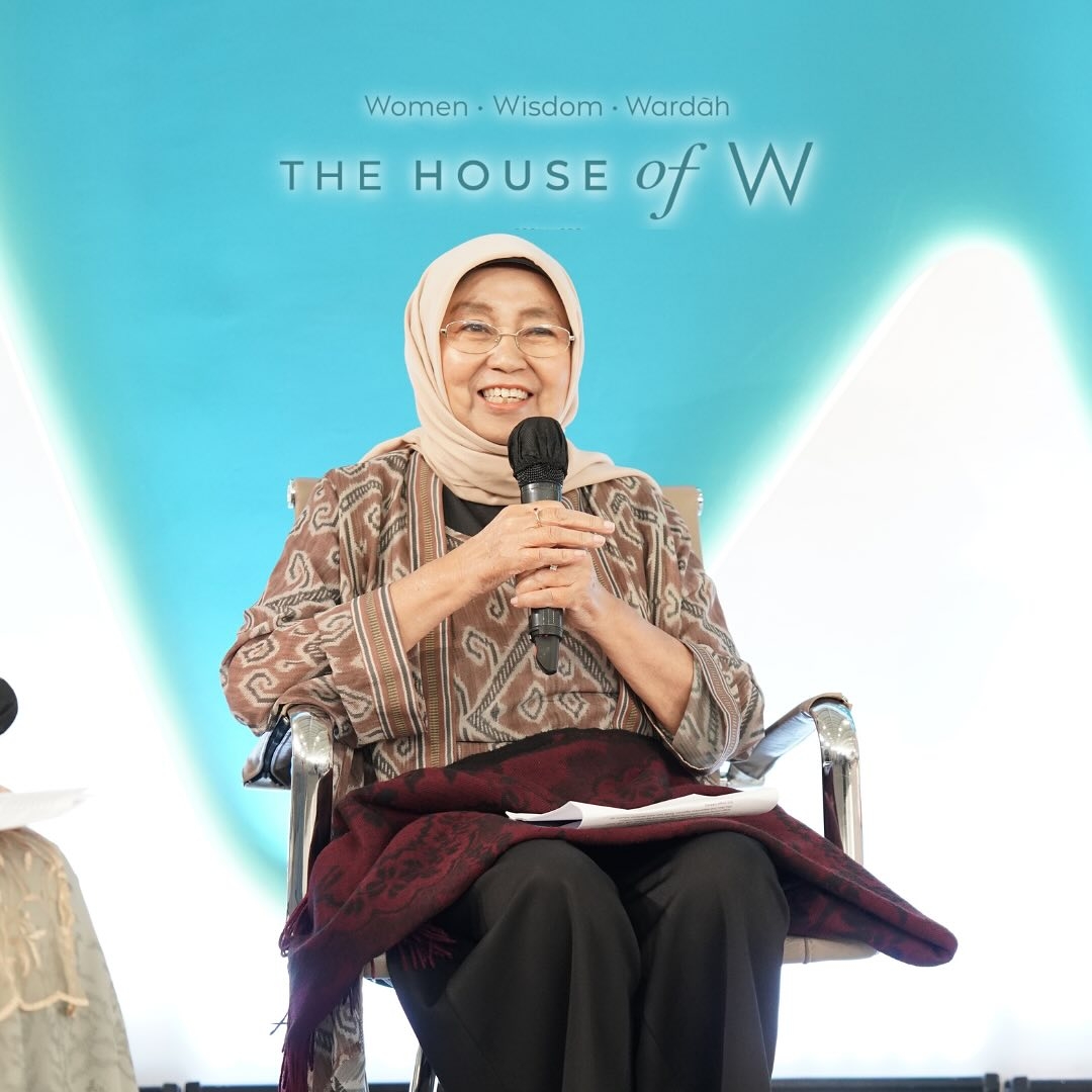 Mendapatkan Lifetime Beauty Achievement Award, Intip Perjalanan Nurhayati Subakat dalam Membangun Paragon!