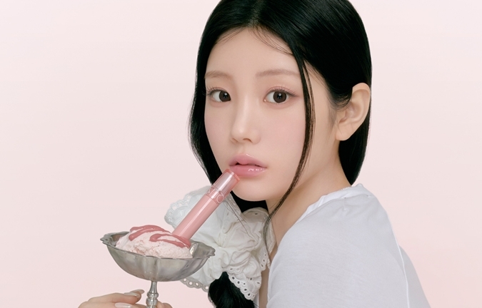 Koleksi Lip Gloss Rom&nd x Wonhee ILLIT Akhirnya Rilis! Manifest Seorang Fangirl yang Jadi Kenyataan