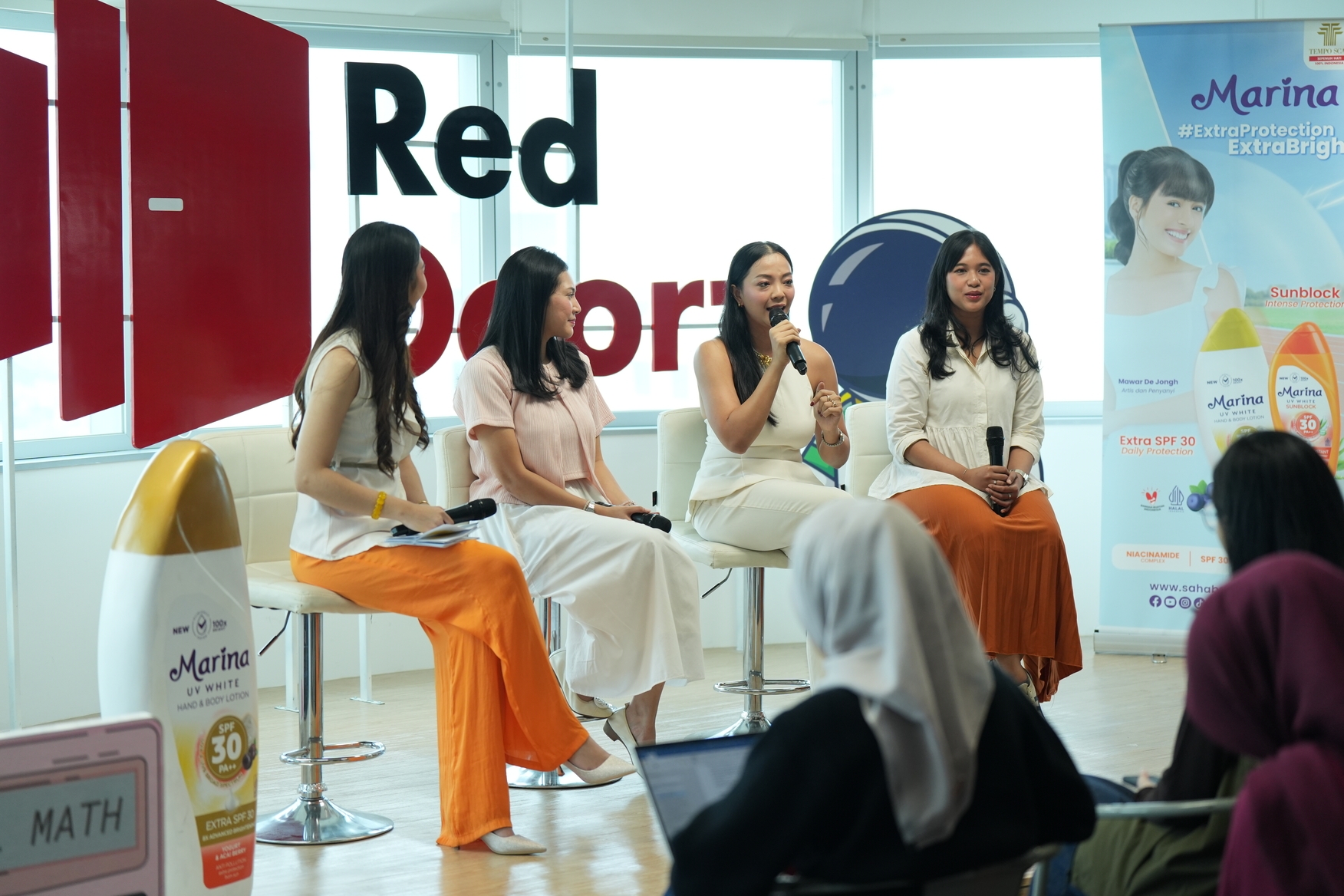 Protect and Glow di Tengah Kesibukan, Intip Keseruan FD Office to Office Bareng Marina!