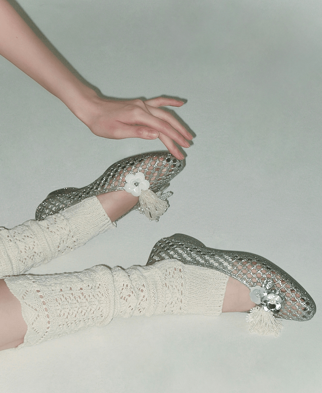 Praktis dan Gemas! Ini 5 Jelly Shoes & Bag yang Wajib Kamu Cek