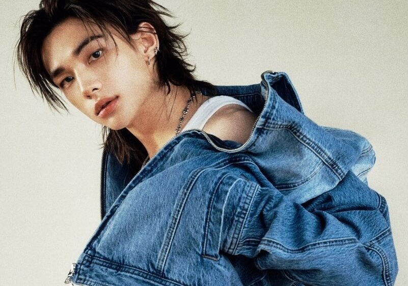 STAY, Merapat! Koleksi GUESS X Hyunjin Stray Kids Sudah Mendarat di Indonesia