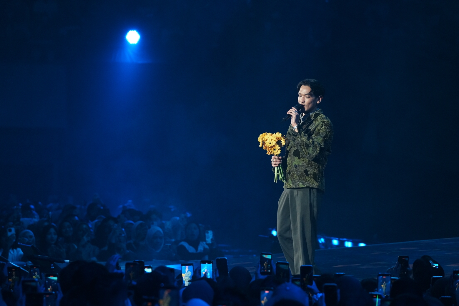Afgan Rayakan 18 Tahun Berkarya Lewat Konser Bernuansa Grand Symphonic Universe yang Spektakuler!