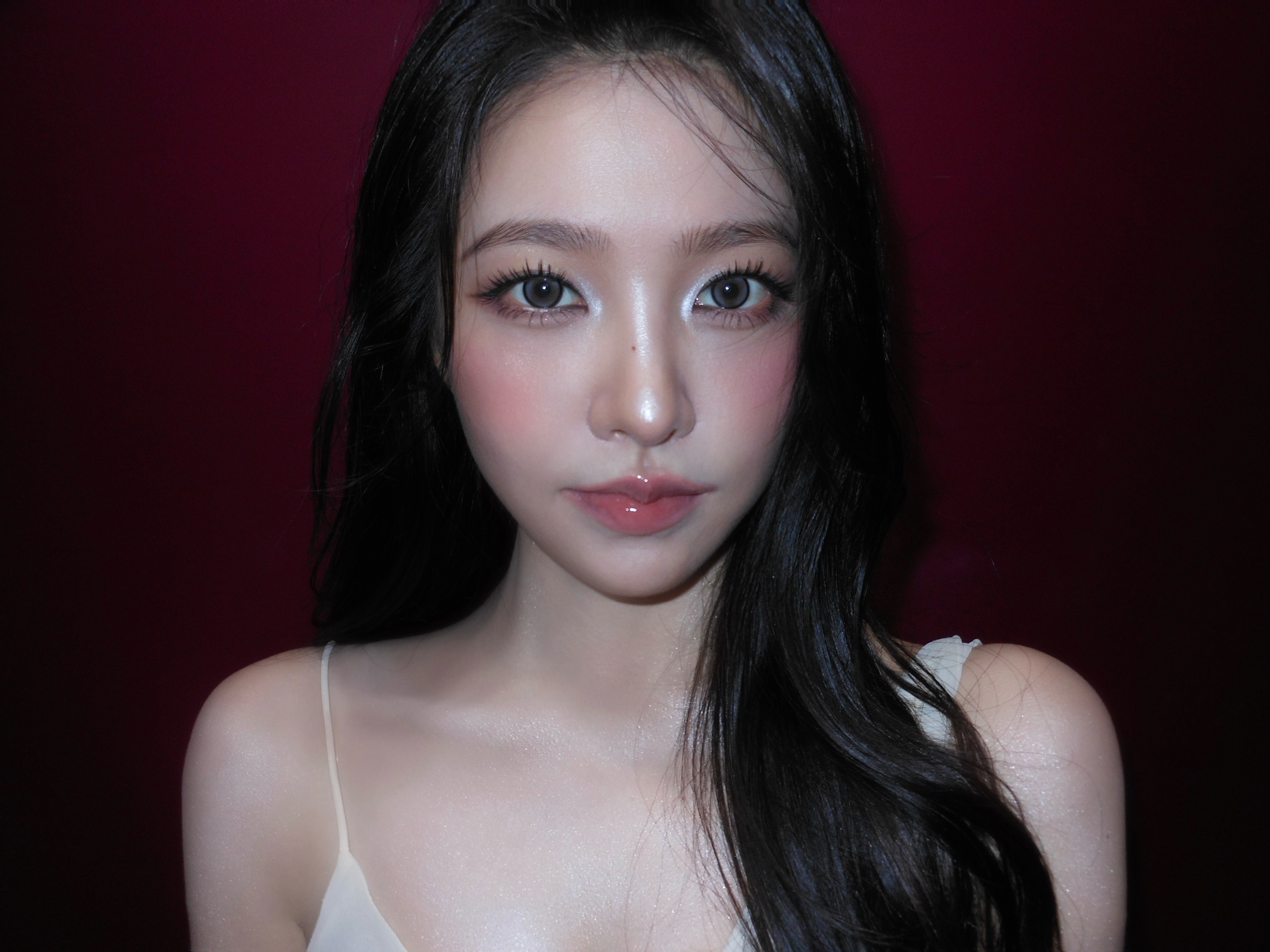 6 Rekomendasi Makeup Lokal untuk Tiru Makeup Soft Glowy ala Yeri Red Velvet
