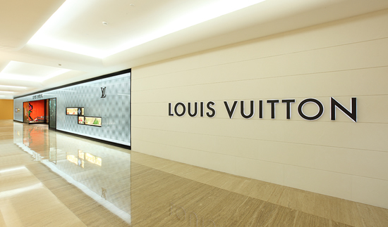 LV at Plaza Indonesia, One of Jakarta's shopping centers fi…