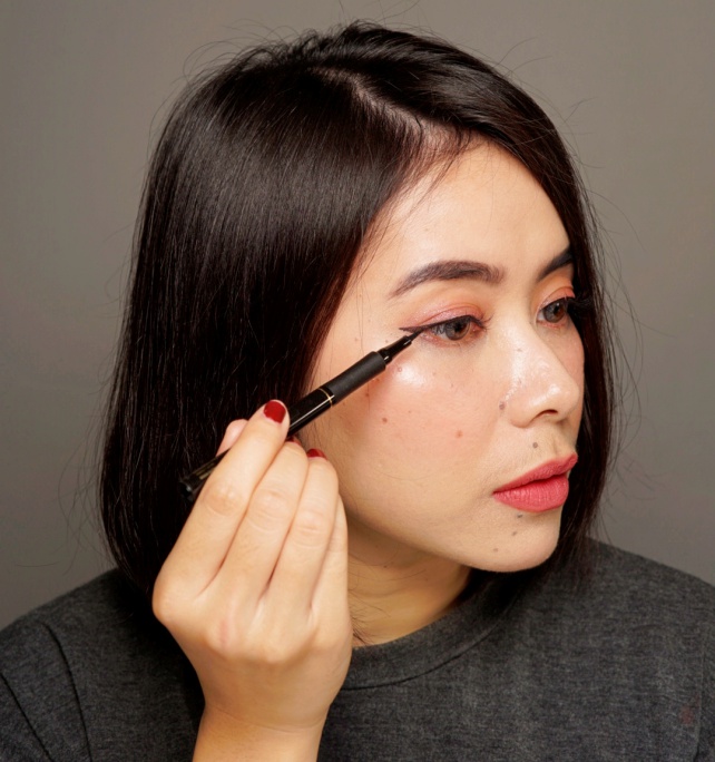 Female Daily Editorial Eyeliner Viva Queen VS Clio Kill Waterproof
