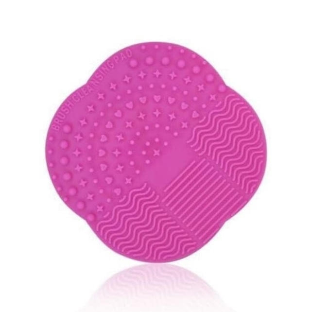 Female Daily Editorial Brush Cleansing Pad di Bawah 200 Ribu yang