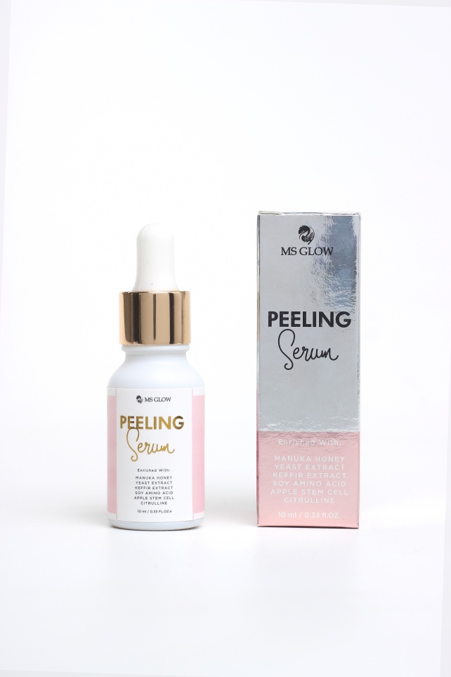 Female Daily Editorial Kulit Anti Kusam dengan Peeling Serum Berbahan