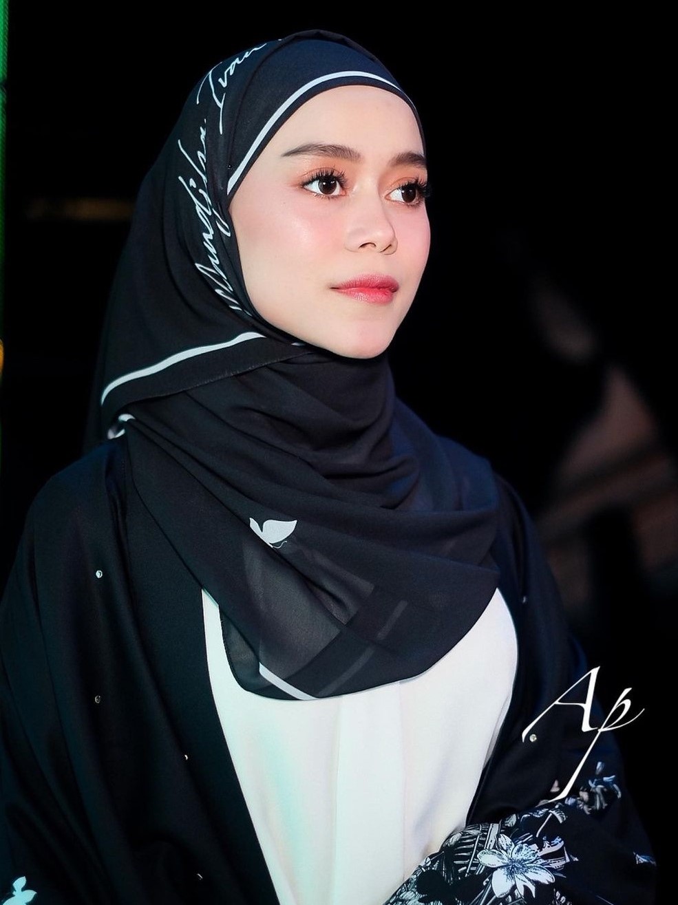 Style hijab Lesti Kejora 3
