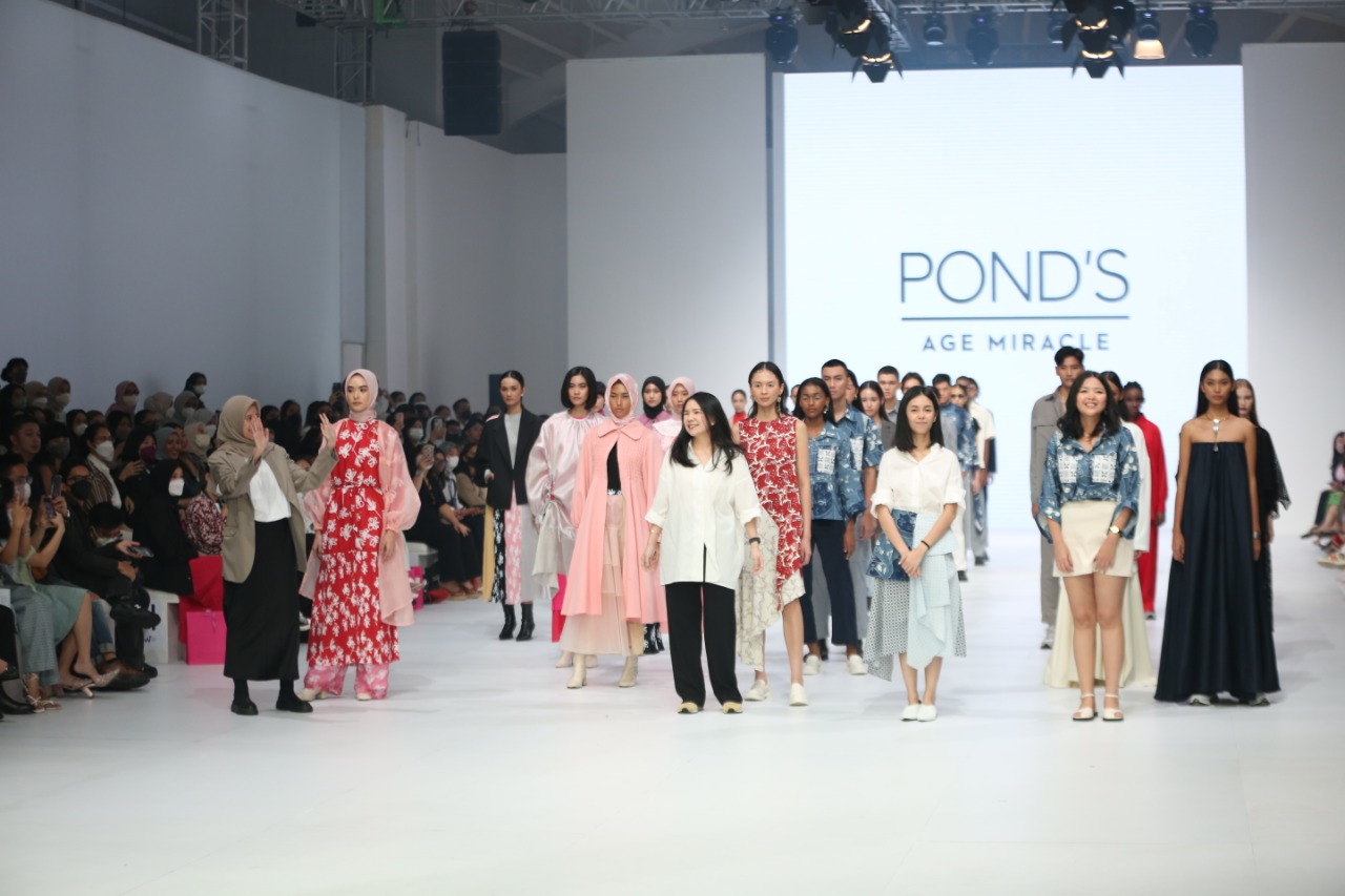 Pond's Age Miracle di Jakarta Fashion Week