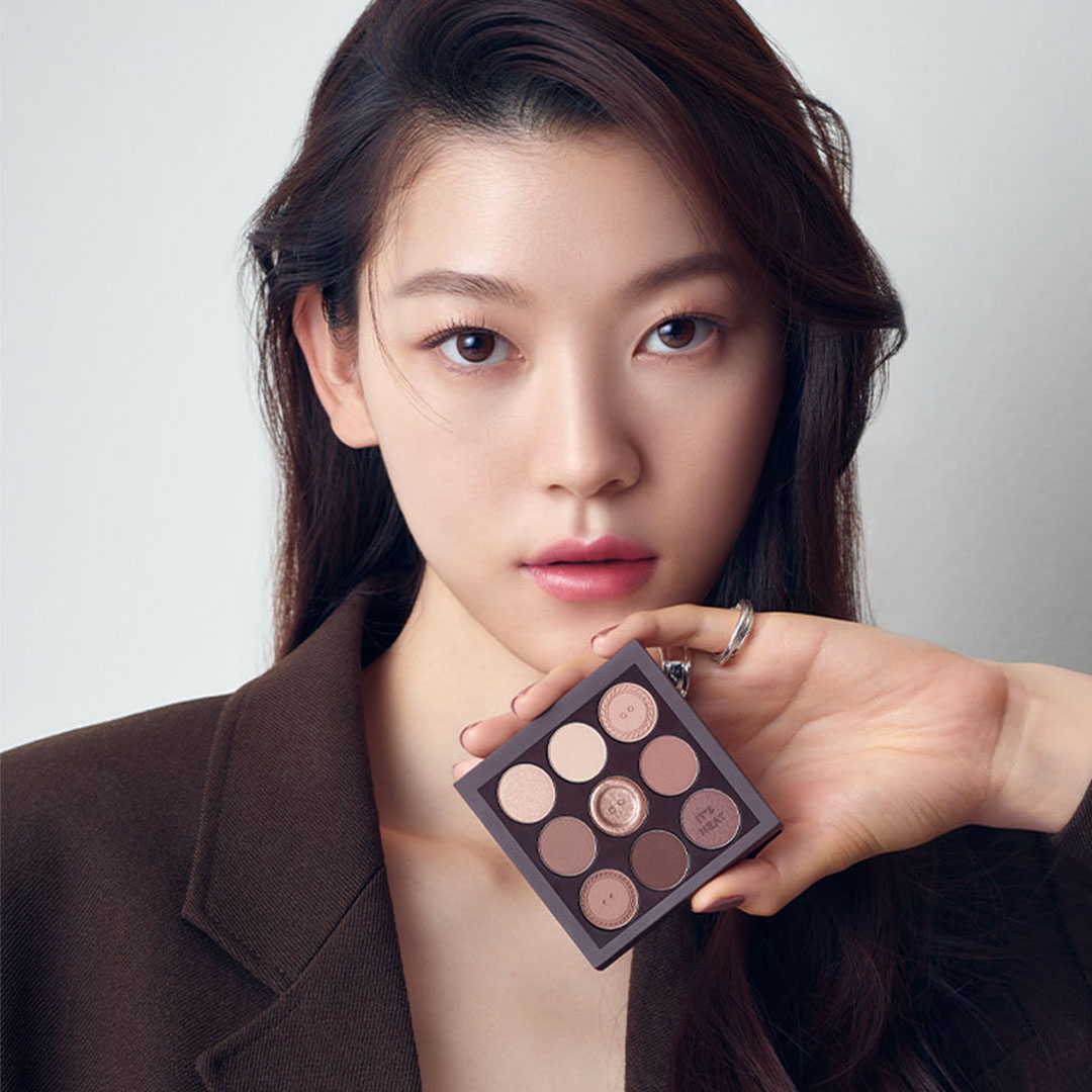 Korean makeup look dengan eyeshadow Holika Holika