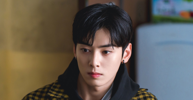 Female Daily Editorial Jadi Pengusir Hantu Cha Eun Woo Tampil Memesona Dengan Seragam Pendeta 9244