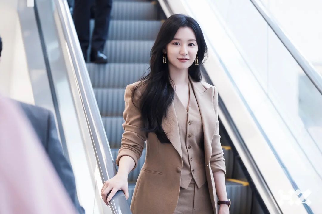 Girl Daily Editorial – Inilah 4 Peran Ikonik Kim Ji Won di Drama Korea!