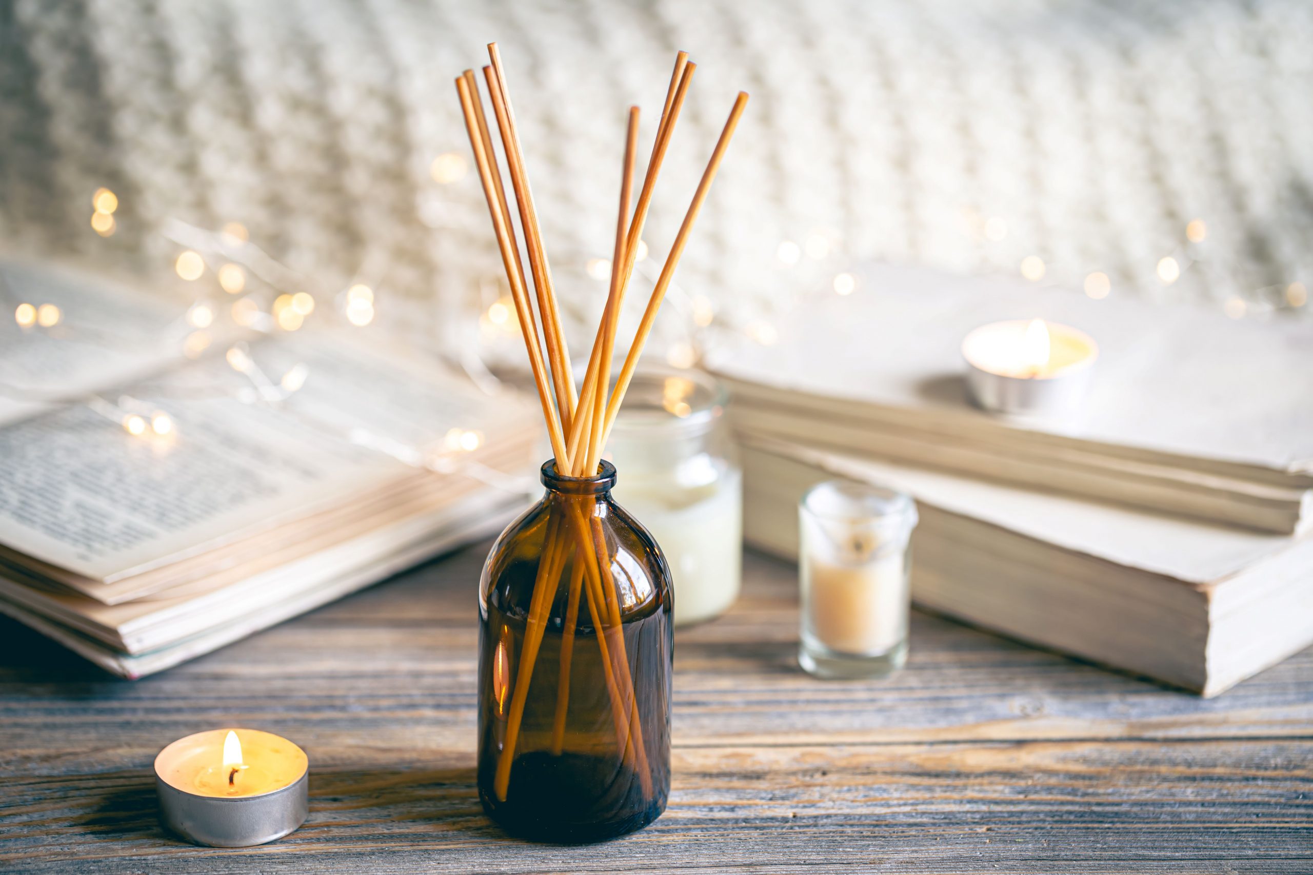 Female Daily Editorial - 4 Reed Diffuser yang Bikin Rumah Makin Nyaman ...