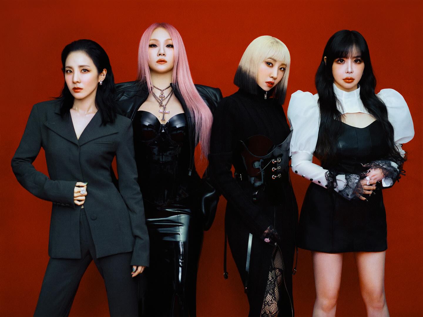 Female Daily Editorial Ulang Tahun ke15, Grup Kpop 2NE1 Reunian!