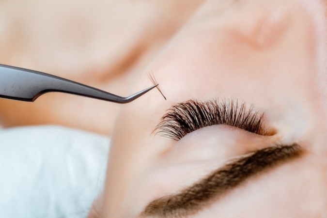 eyelash extension