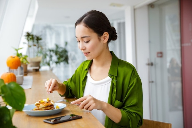 Bikin Perut Nyaman, Ini Tips Sarapan Sehat untuk Penderita Asam Lambung!