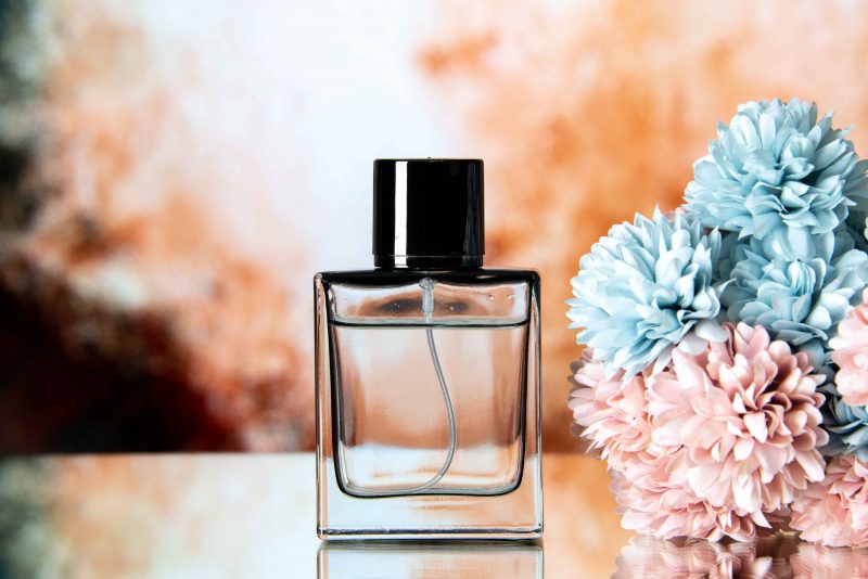 parfum untuk retouch di kantor