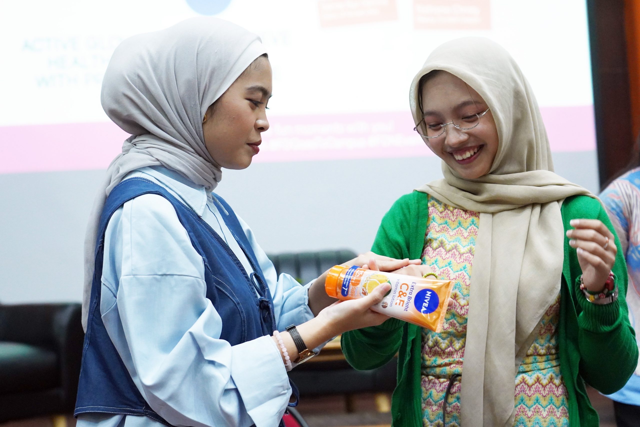 female daily goes to campus ui nivea