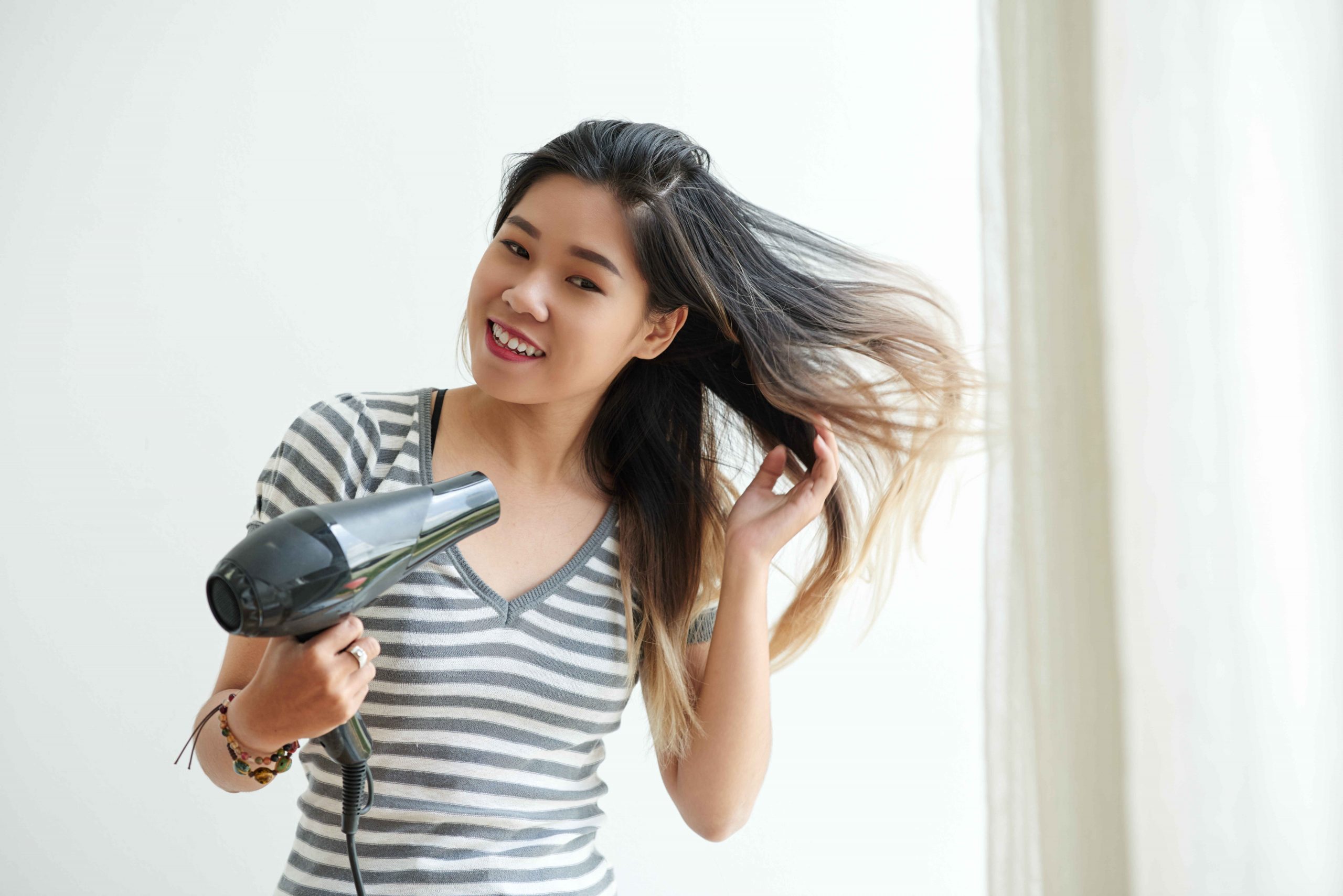 keringkan rambut untuk mencegah rambut rontok