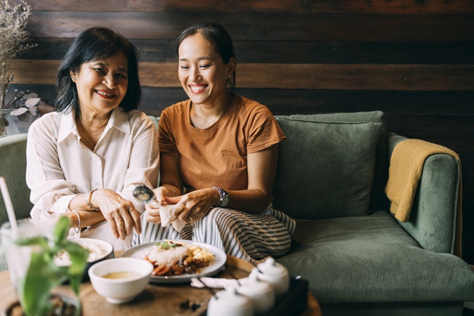 hadiah hari ibu lunch date
