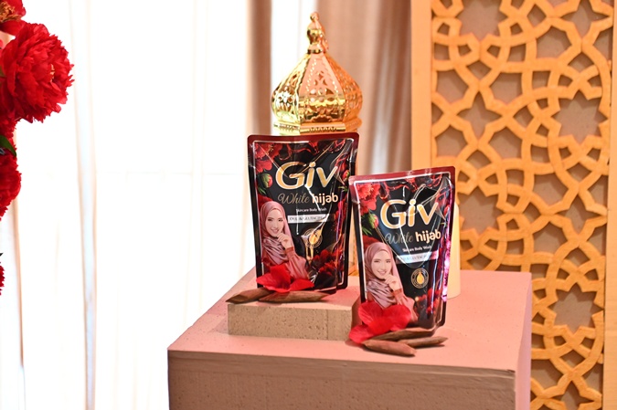 giv sabun mandi perempuan berhijab