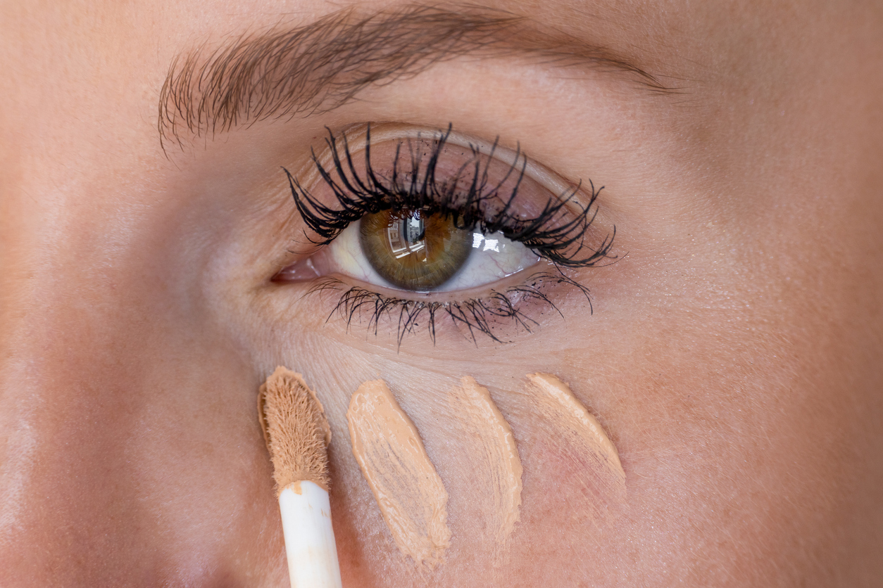 Concealer cakey