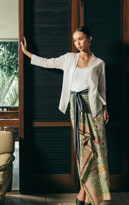 kebaya lokal